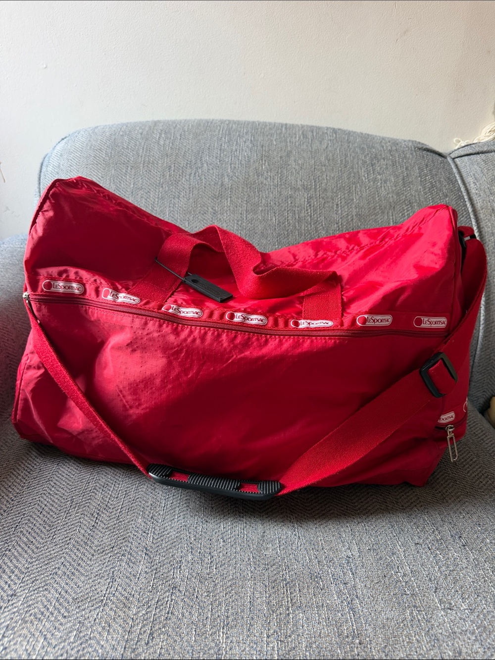 LESPORTSAC LARGE CARRY-ON GYM BAG DUFFEL BAG
